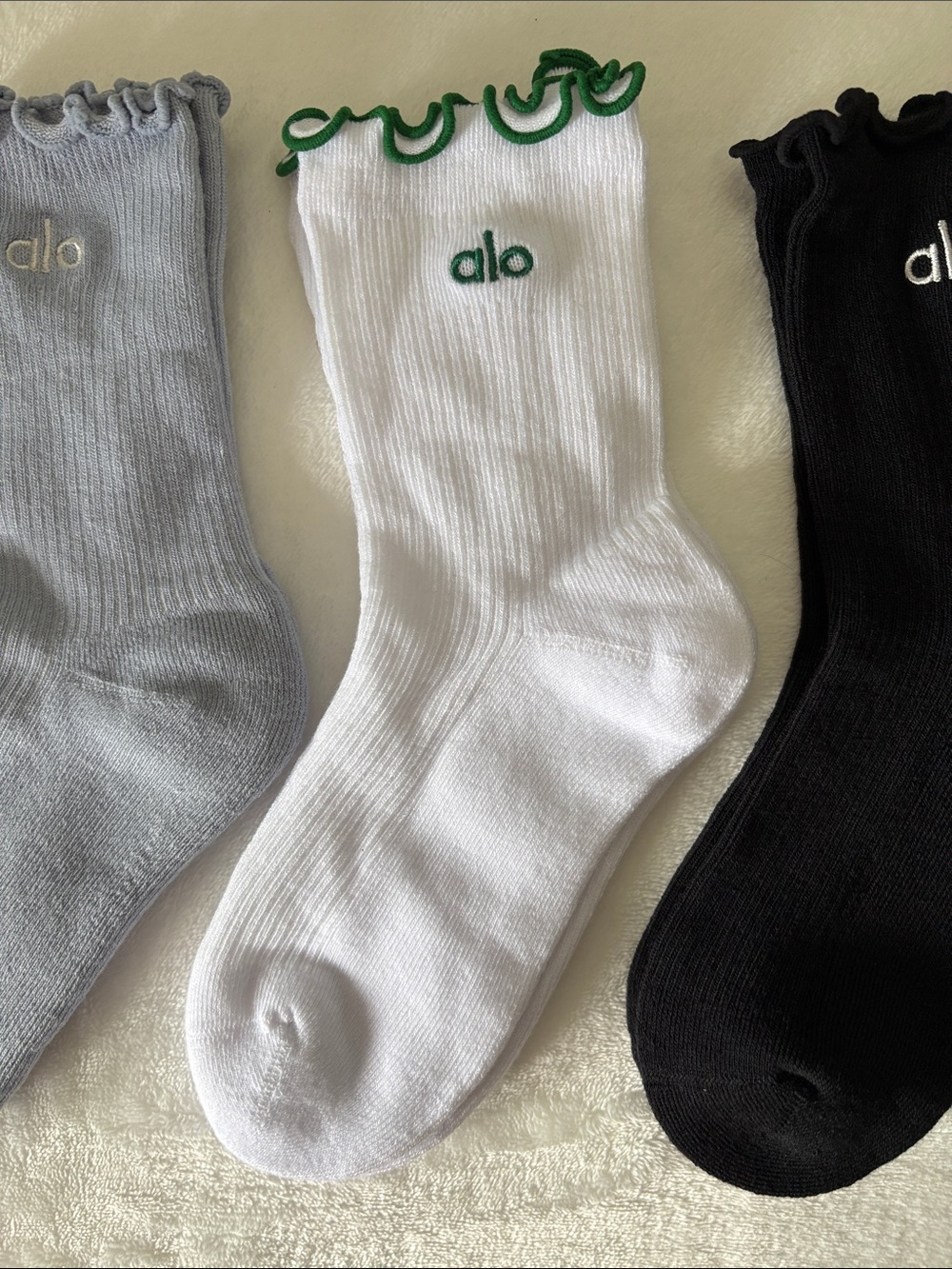 Alo Socks - Picture 4 of 11